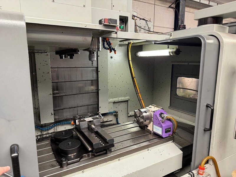 Hyundai-Kia VX500 X: 1060 / Y: 510 / Z: 635 mm