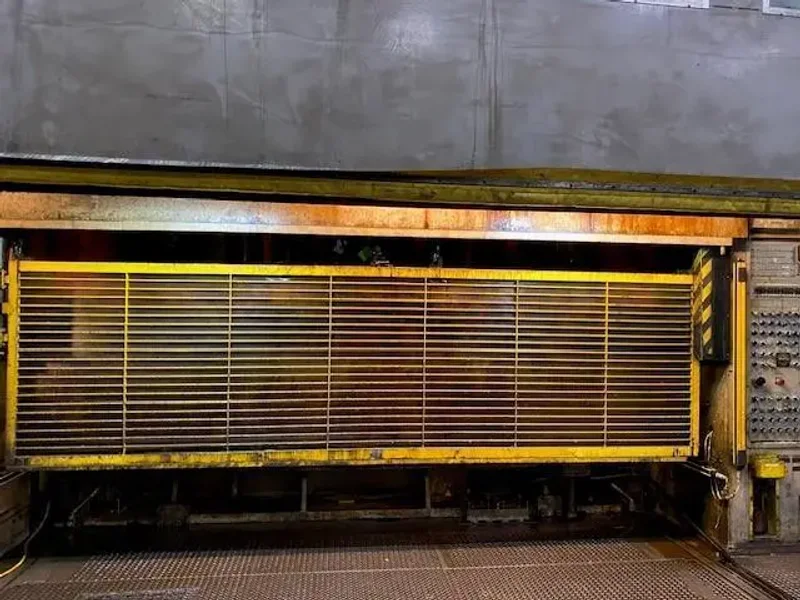 USED FUKUI 1,100 TON STRAIGHT SIDE TRANSFER PRESS MODEL TTD1100T2, Year: 1990's