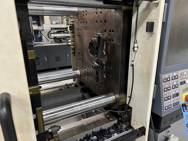 Nissei Used FNX110IIIA-12A Injection Molding Machine, 121 US Ton, 4.3 oz., yr. 2018