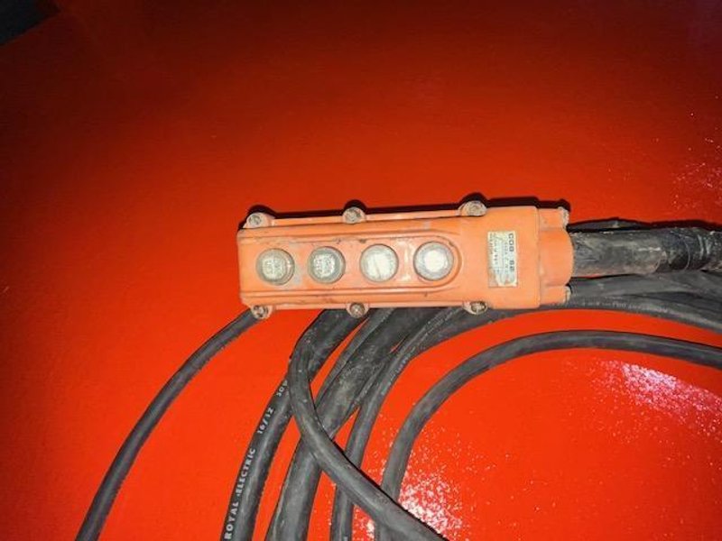 12,000# SOUTHWORTH UPENDER / TIPPER STOCK# 3825