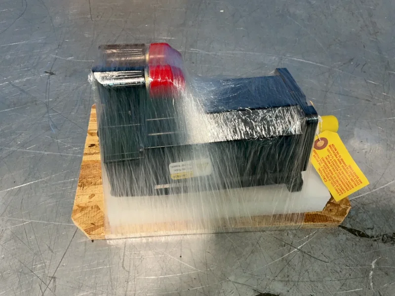 ALLEN-BRADLEY AC ROTARY SERVO MOTOR  -  MPL-B330P-MK72AA
