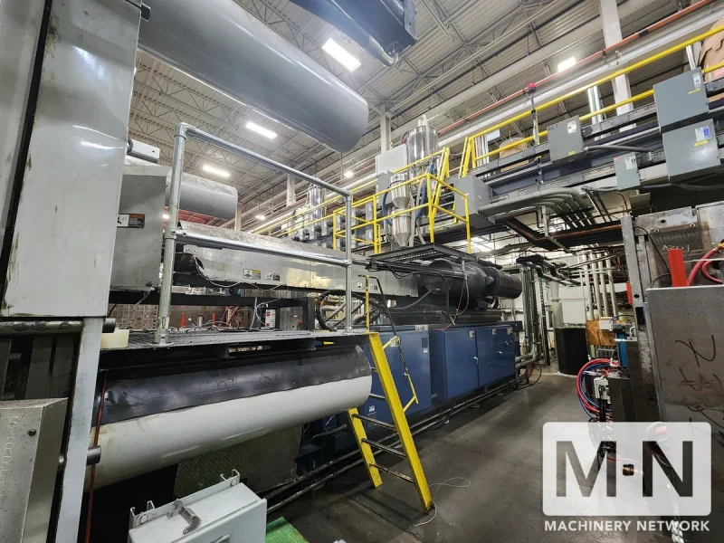 3300 TON 604 OZ VAN DORN MODEL 3300CC37000 CALIBER INJECTION MOLDING MACHINE MFG 2003