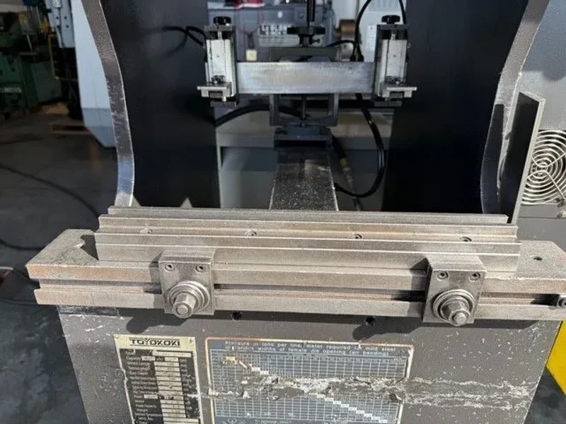 TOYOKOKI APB-184U  20 Ton x 22” Servo Electric CNC Press Brake # 7144
