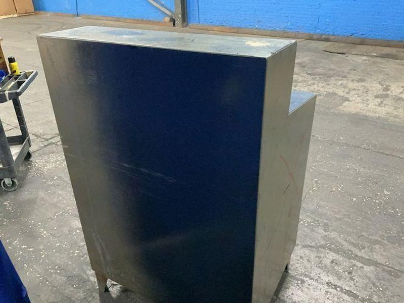 STRONG HOLD 28” X 36” / 3 SHELVES FOREMANS CABINET DESK