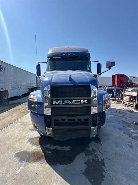 2022 Mack Anthem 1M1AN4GY6NM030628