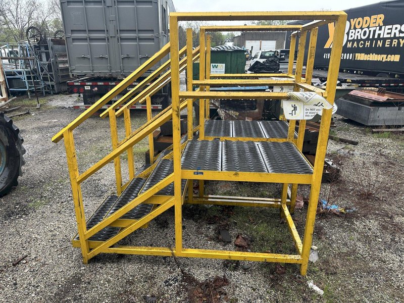 (3) HEAVY DUTY PLATFORM STAIRS: STOCK #23128