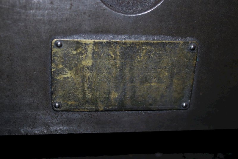 40&quot; X 40&quot; X 5-1/2&quot; DEVLIEG T SLOTTED BOLSTER PLATE: STOCK #76108