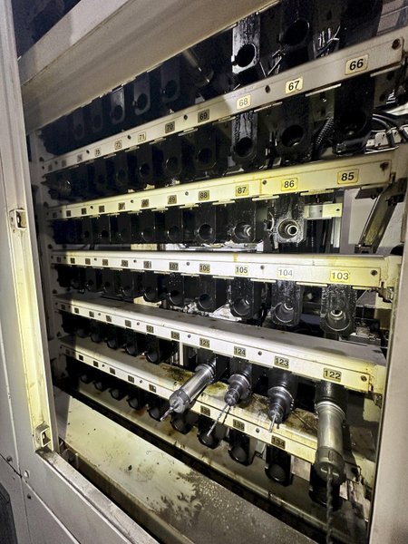 Okuma MA-400HA CNC Horizontal Machining Center For Sale - 2004