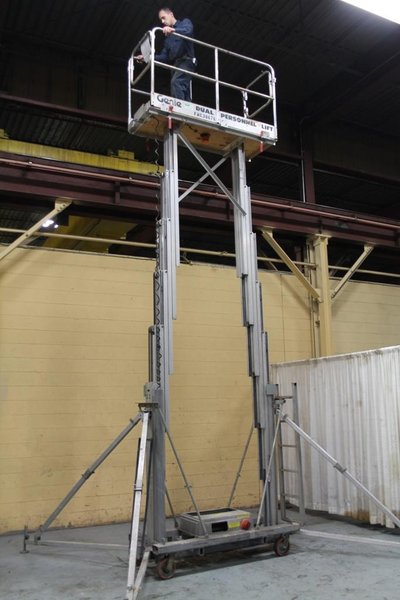 30' GENIE MANLIFT PLATFORM: STOCK #59203