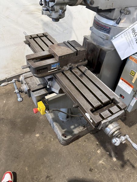 2 HP SHARP VERTICAL MILLING MACHINE W/ KURT VISE. STOCK # 0557025.
