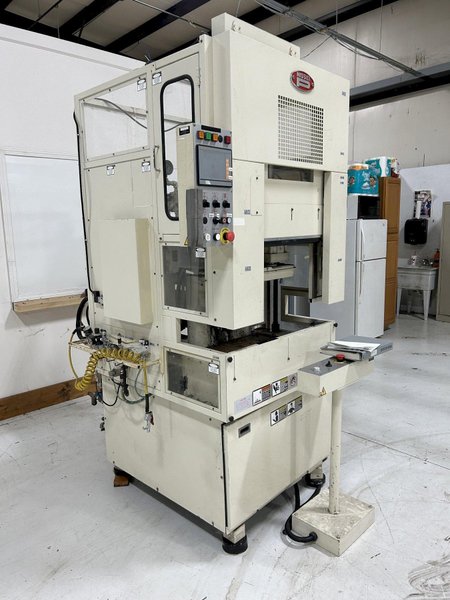 Nissei Used ST20-5A Vertical Injection Molding Machine, 20 Ton, 460V, 35 ccm.