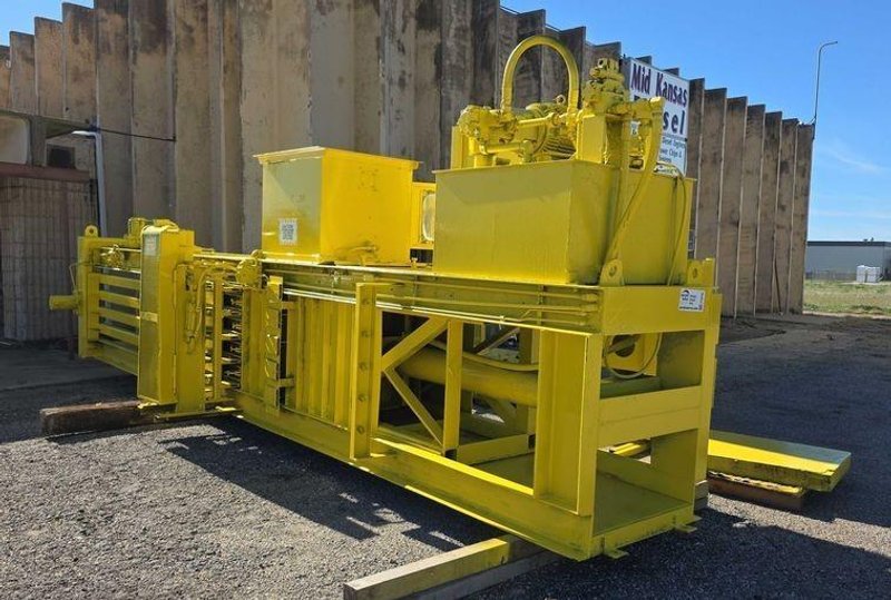 30&quot; X 36&quot; SELCO MODEL #HSO-107-A AUTO-TIE HORIZONTAL HYDRAULIC BALER: YOBRO #24559