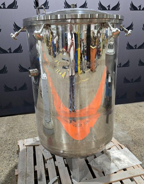 UNKNOWN BRAND STAINLESS STEEL TANK USED