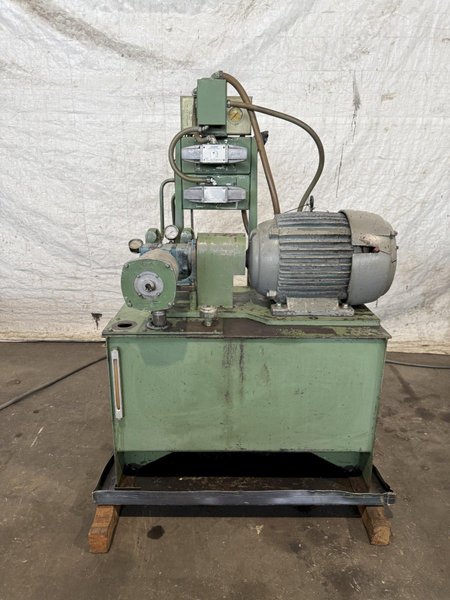 2,000 PSI HYDRAULIC PUMP UNIT W/ UNICLOSED MOTOR. STOCK # 1003525.