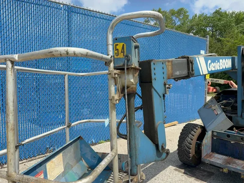 GENIE 500 LBS BOOM LIFT  -  BOOM Z-30/20HD