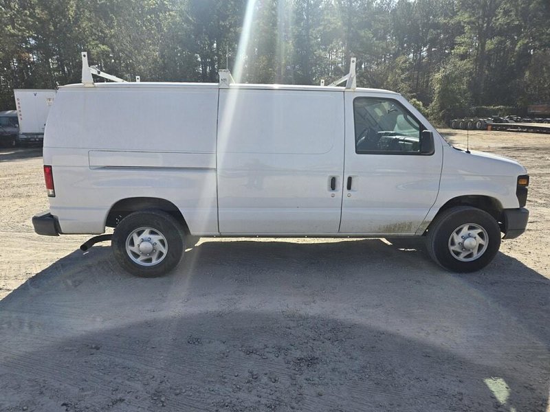 Ford Econoline E-350 Cargo Van, 2013 – 5.4L V8 Commercial Work Van