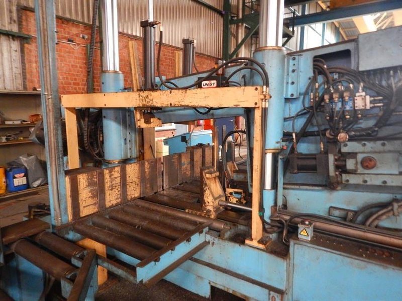 Doall 1000 x 660 mm CNC