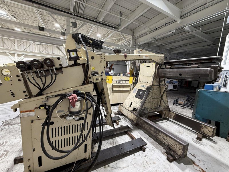 24,000 lbs. x 32&quot; Width Minster Coil Reel and Minster Powered Straightener,  Model#MRH20-38S &amp; MSH30-32-7, Year 2007