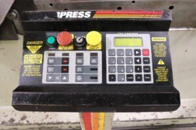 250 Ton x 12 Ft Accurpress Advantage CNC Press Brake, Model 725012