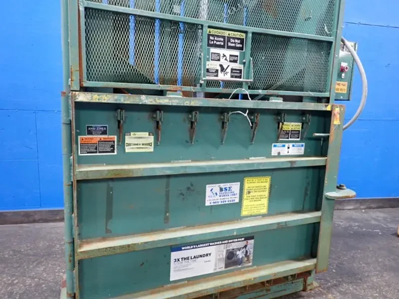 SELCO 48" X 24" BALER  -  V5-HD