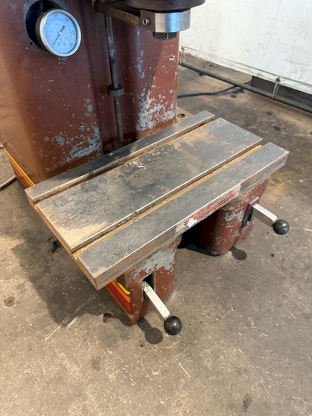 4 TON DENISON MULTIPRESS HYDRAULIC PRESS. STOCK # 1213925.