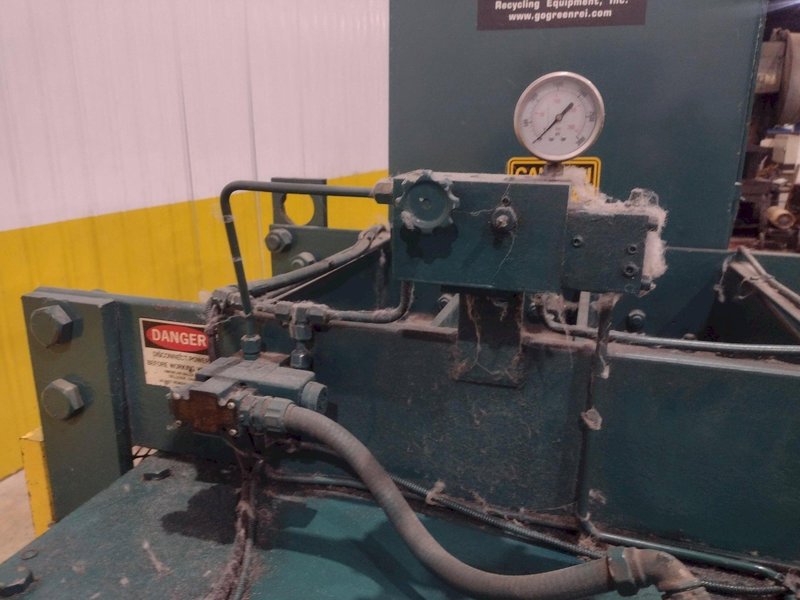 24" X 36" X 96" LONG AMERICAN MODEL #10447 HYDRAULIC HORIZONTAL BALER: YOBRO #24745