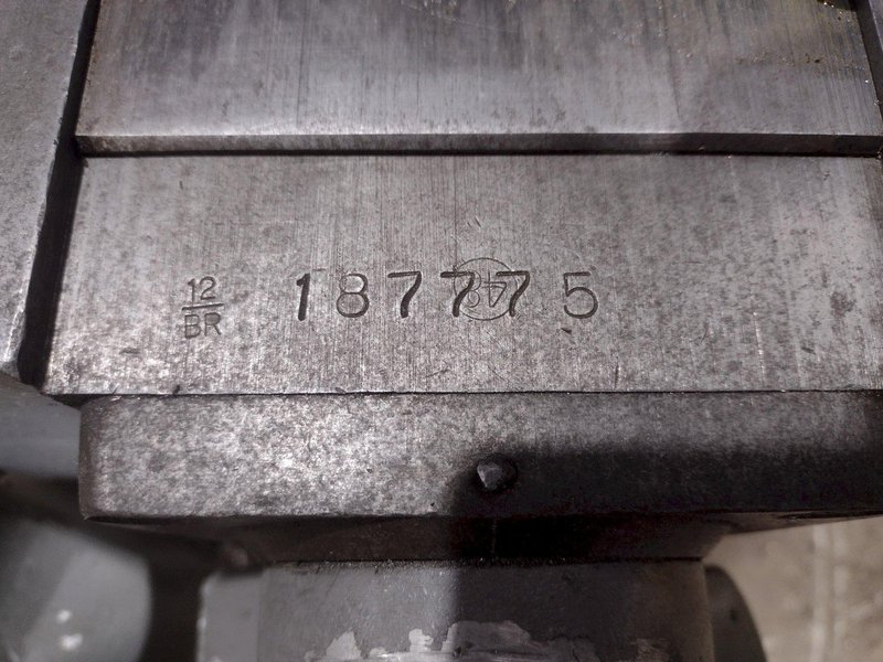 2 HP BRIDGEPORT SERIES 1 VARIABLE SPEED RAM STYLE KNEE MILL : STOCK #19924