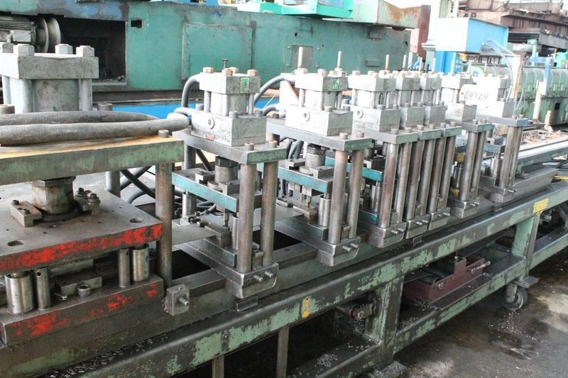 8 STATION ENGLE GANG PUNCH: STOCK 64364