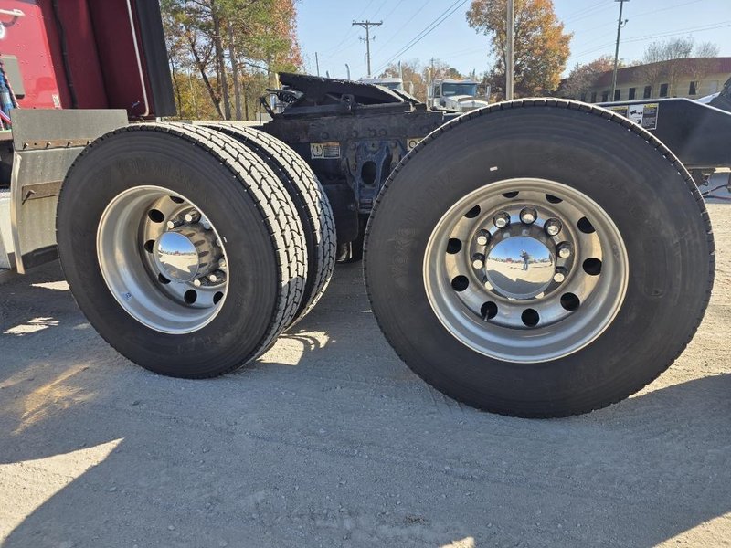 PETERBILT 567 - Trucks