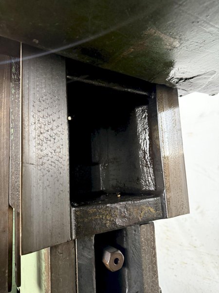 36" ROCKFORD MODEL SL HYDRAULIC VERTICAL SLOTTER WITH TOOLING. STOCK # 0668025