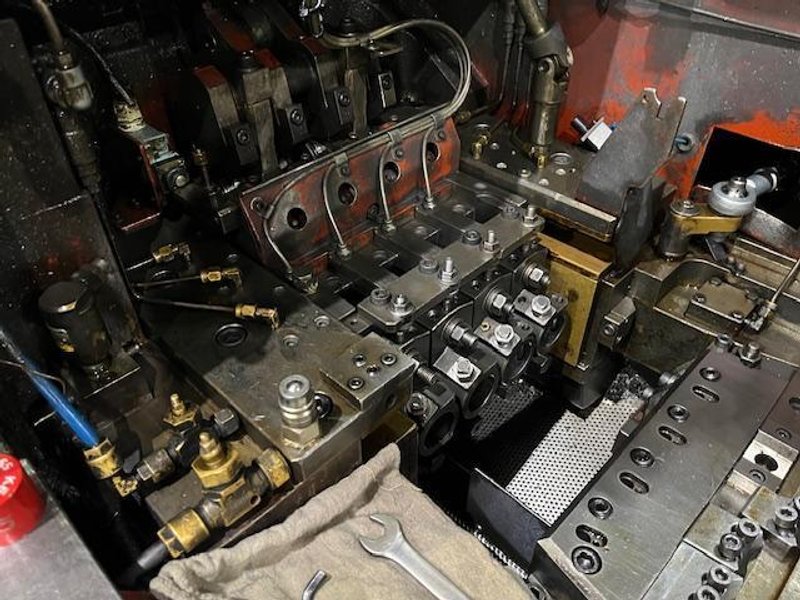 Sacma Model SP-150 4 Die High Speed Progressive Cold Header