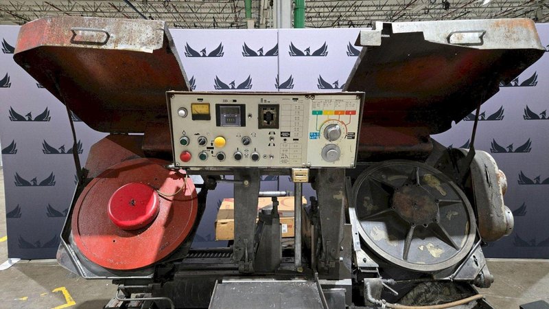 AMADA HA-400 HORIZONTAL BANDSAW USED
