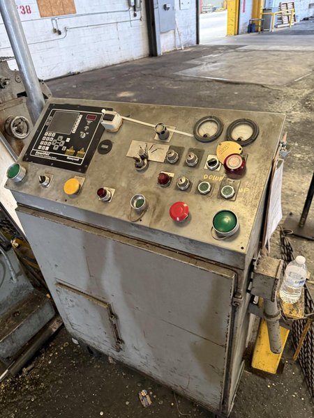 200 TON MINSTER P2-200-48 PIECE MAKER STRAIGHT SIDE HIGH SPEED PRESS. STOCK #0432526