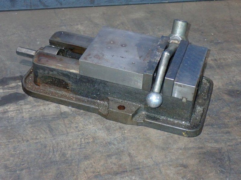 KURT 6" VISE