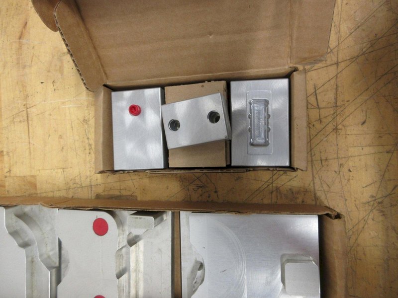 Chick Double Lock Aluminum Vise Jaw Sets, (3) 1040 100mm x 40mm, (1) 0520 Standard Set- Auction Item