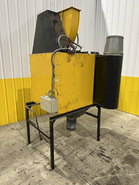 5 HP X 4 CARTRIDGE PLYMOVENT DUST COLLECTOR: STOCK #22015