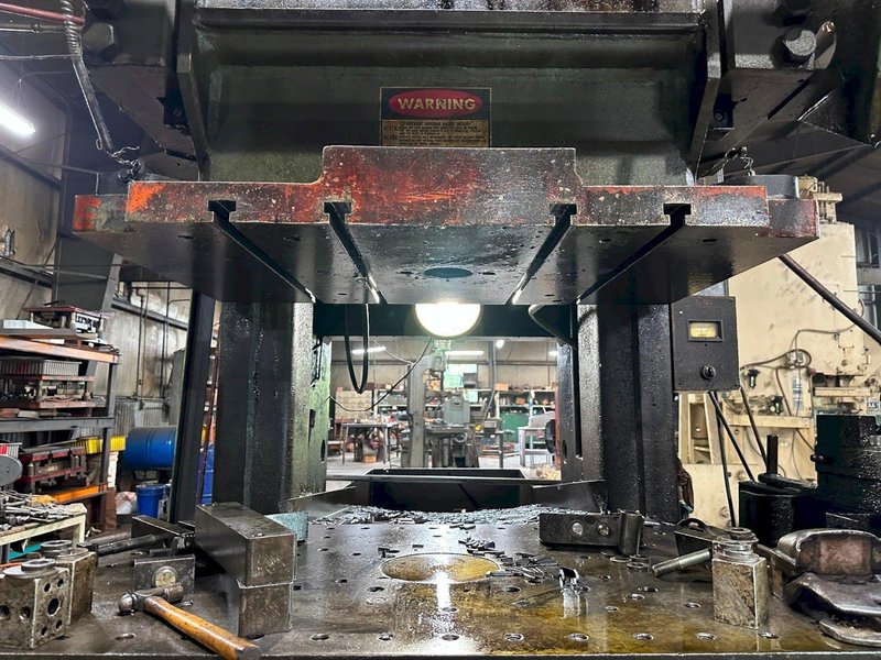 150 TON NIAGARA MODEL #E-150 OBI PUNCH PRESS 8" STROKE: YOBRO #26138