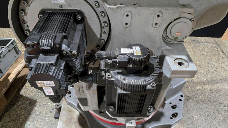 YASKAWA MOTOMAN UP130-RB00 INDUSTRIAL ROBOT ARM AND CONTROL CABINET USED