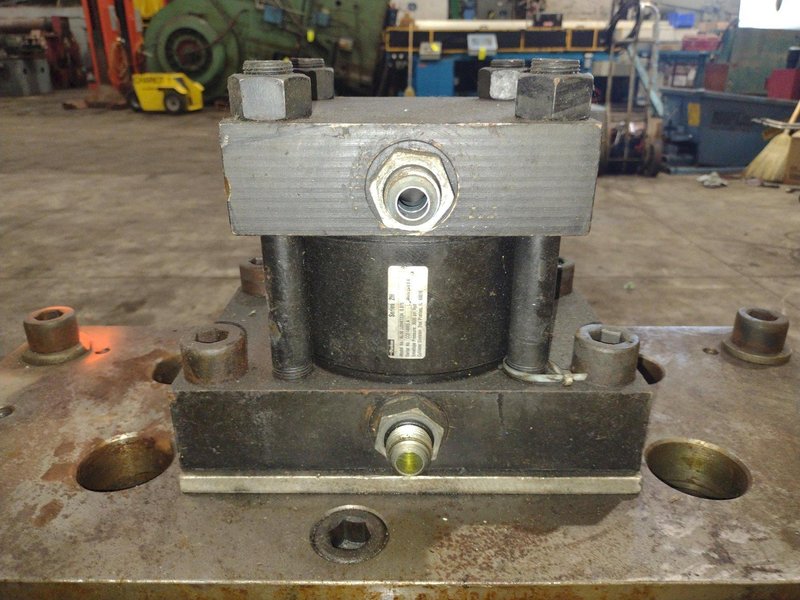 4-POST HYDRAULIC PRESS - ROLLFORMER CUTOFF PRESS: YOBRO #25563