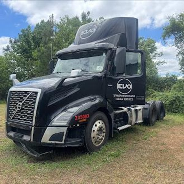 Volvo D13 Day Cab Truck, 2020