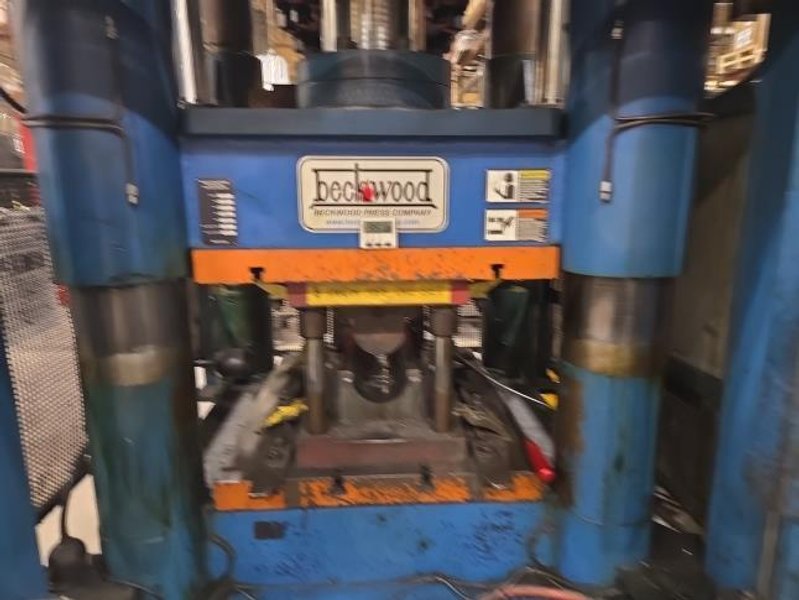 800 TON BECKWOOD MODEL #800-30-38 4 POST HYDRAULILC PRESS 12” STROKE : YOBRO #26049