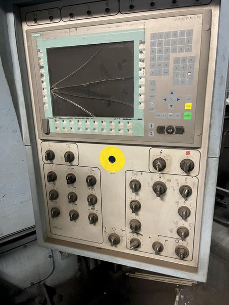 1999 Disamatic model 2013 mk5-b dmm s/n 130045 with amc and sbc conveyors, and pattern changer, feed belt with airator ,mold count 2821832 not full count