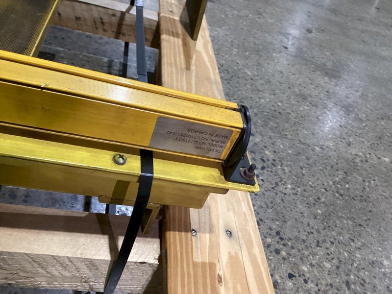 MERLIN MTC-3000 Control &amp; (2) CT118-TX 22″ Safety Curtains Used