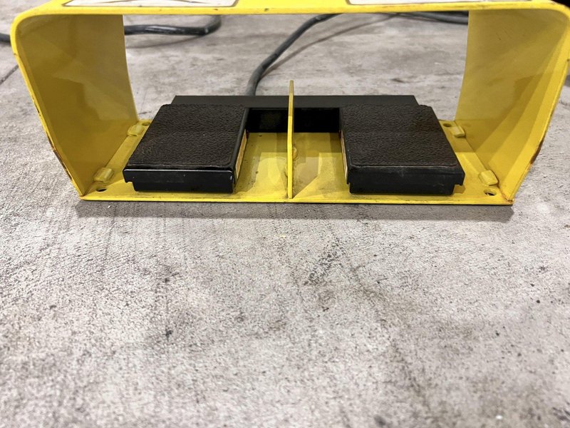 3500 LB X 60" X 36" SOUTHWORTH MODEL #4428610 HYDRAULIC SCISSOR LIFT TABLE WITH ROLLER TOP: STOCK #20933