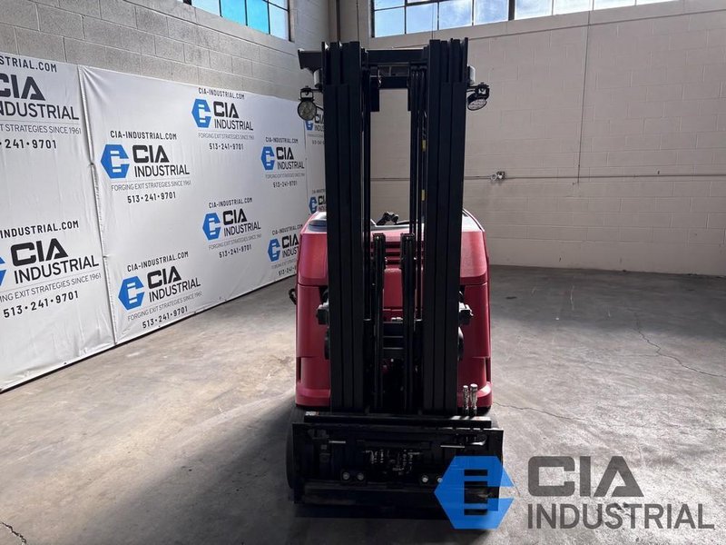 2020 - 3,500 LB. RAYMOND MODEL 425-C35TT STAND-UP ELECTRIC FORKLIFT