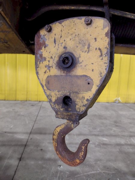 3 TON X 17’ F&amp;G / LOAD LIFTER UNDER-SLUNG POWERED CRANE: STOCK #22971