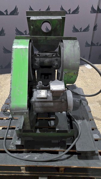 GARDNER DENVER M7037T MODEL HAMMER MILL 2HP 230/480V USED