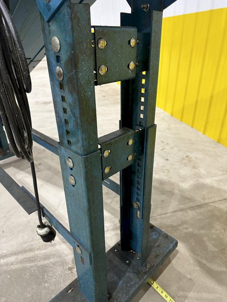 8&quot; WIDE X 6&#039; HIGH NEW LONDON ENG MODEL #500 MOTORIZED BELT INCLINED PARTS CONVEYOR: STOCK #20069
