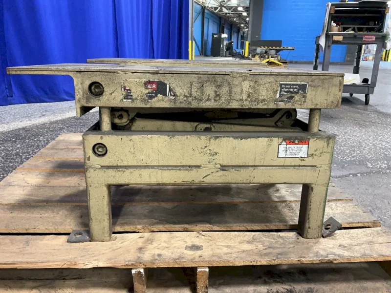 GLOBE INTERNATIONAL 2500 LBS LIFT TABLES  -  AA-2.5-18/SP