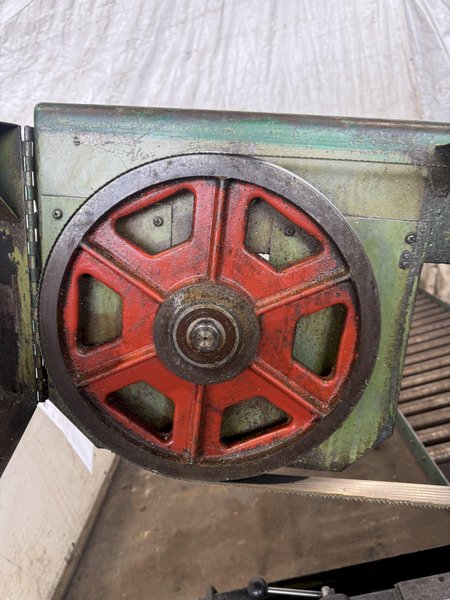 9" X 16" DOALL C-916 HORIZONTAL BANDSAW W/ 10' X 18" CONVEYOR. STOCK # 0112526.